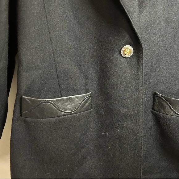 Looks Blazer - size small - Picture 2 of 5